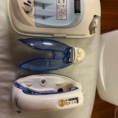 アイロンとアイロン台の画像