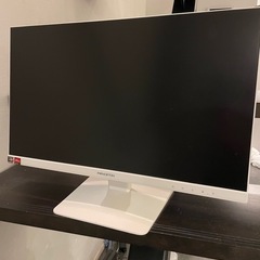 パソコンモニター　ホワイト