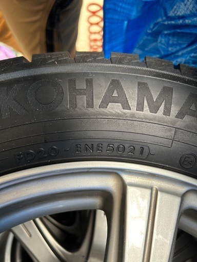 準備万端スタッドレスバリ山！プリウスアルファ等！