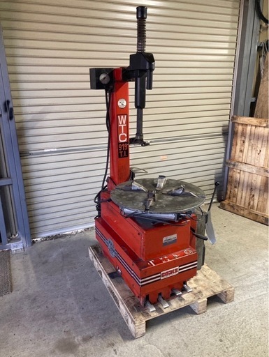 自動車　タイヤ交換　タイヤチェンジャー  整備工具