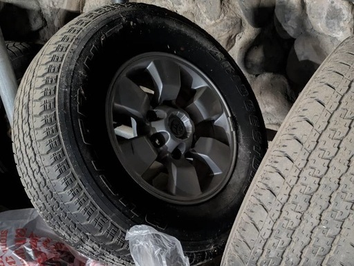 トヨタ　ハイラックス　サーフ　純正　ホイール　タイヤ