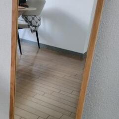 【受付終了】壁に付けられる家具（ミラー）