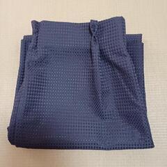 紺カーテン(ひもなし)の画像