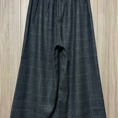 パンツ　ダークグレーの画像