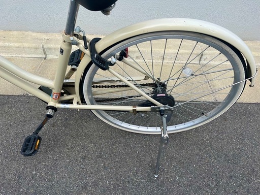 有名な高級ブランド 自転車☆26インチ☆通勤通学☆ベージュ☆リングロック鍵 自転車本体