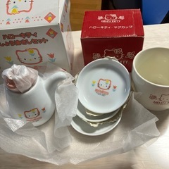【未使用】　キティ　醤油差し　豆皿３枚　