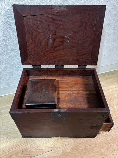 骨董、古箪笥、硯