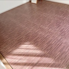 大量！早急引き取り希望！クッションフロアマット　木目調の画像