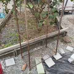 スチールラックとメタルラック2つセットの画像