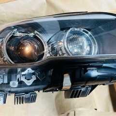 BMW 523d/MスポーツパッケージF10 純正 右ヘッドライト BMW 523d/MスポーツパッケージF10 純正 右ヘッドライト（BMW