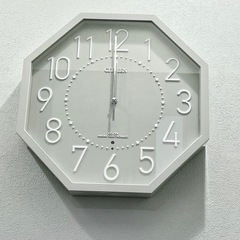ちょっと可愛い、壁掛け電波時計の画像