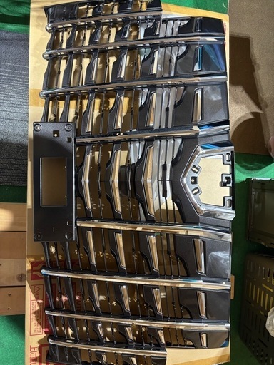 ３０後期アルファード純正グリル