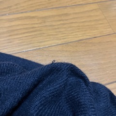 ユニクロマフラー黒の画像