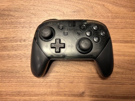 Nintendo Switch 純正プロコントローラー
