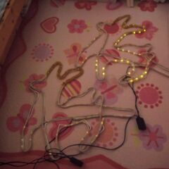 クリスマスイルミ　走るトナカイ　２つ　ライトが切れかけ？の画像