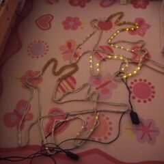 クリスマスイルミ　走るトナカイ　２つ　ライトが切れかけ？の画像