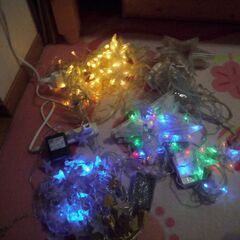 クリスマスイルミ　ＬＥＤ　横２ｍほど×３つ　星と月　すだれ風　の画像