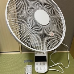リモコン式壁掛扇風機の画像