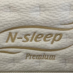 ダブルベッドの画像