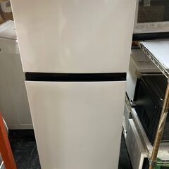 ☆中古￥12,800！Hisense　120㍑2ドア冷蔵庫　家電　HR-B1202型　2021年製　幅48㎝ｘ奥行51㎝ｘ高さ118㎝　【BK125】