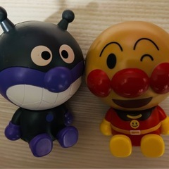 アンパンマンとバイキンマン　小さくなります