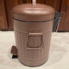 お値下げしました美品ミニサイズゴミ箱の画像