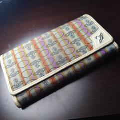 Vivienne〇総柄オーブ〇長財布〇中古
