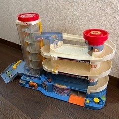 トミカ立体駐車場
