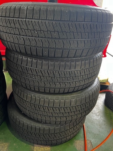 225/60r17 スタッドレス　ブリジストン　ヴェルファイアアルファード