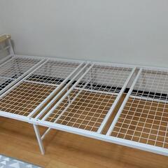 宮棚・コンセント付きシングルパイプベッドの画像