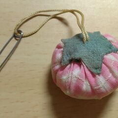 ブローチ　布製の画像