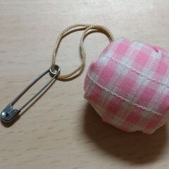 ブローチ　布製の画像