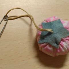 ブローチ　布製の画像