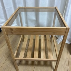 IKEA ベッドサイドテーブル
