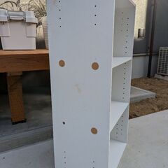 白いカラーボックスの画像