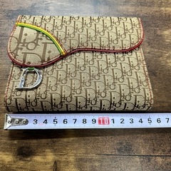 DIORの手帳カバーの画像