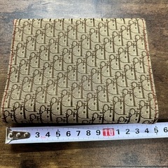 DIORの手帳カバーの画像