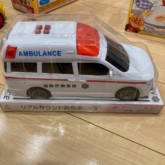 ニッサンパラメディック救急車の画像