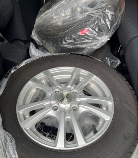 スタッドレスタイヤ４本  
145/80 R13