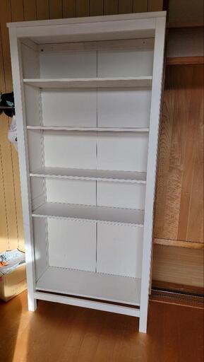 白い本棚