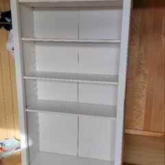 白い本棚