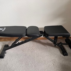 (筋トレ4点セット)ダンベルセット、筋トレ用ベンチ、ウエイトリスト、腹筋ローラーの画像