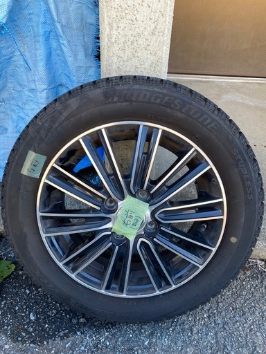 キャストのスタッドレスタイヤ