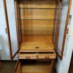 【早いものがち・無料です】籐家具 飾り棚 食器棚 未使用の画像