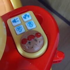 アンパンマンよくばりビージーカーDXの画像