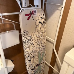 コストコのアイロン台　中古　高さ調整可能