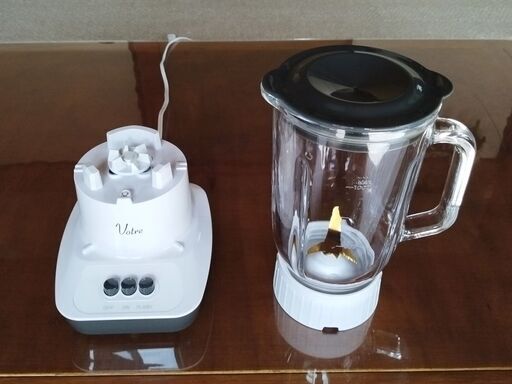 ■山善■ジューサー 1000ml 砕氷 ガラスボトル Votre MJA-G100