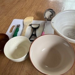 引き渡し日12/2限定　食器、調理用具セット（ざる、汁椀、茶碗、...