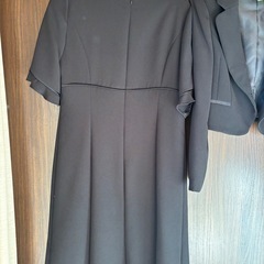 黒のドレスとジャケットセット 15号ブラックフォーマル 喪服 冠婚葬祭の画像