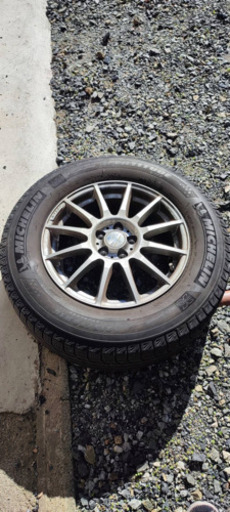 スタッドレスタイヤ　ミシュランタイヤ　スバルフォレスター